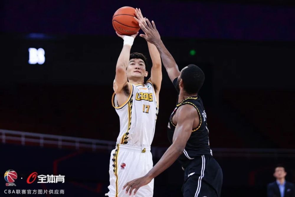 此外西汉姆的摩洛哥籍后卫阿格尔德预计也将缺席本场比赛。